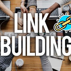 OffPage Optimierung, 4 Notebooks mit Link Building in weißer Schrift, 6 Arme ausgestreckt